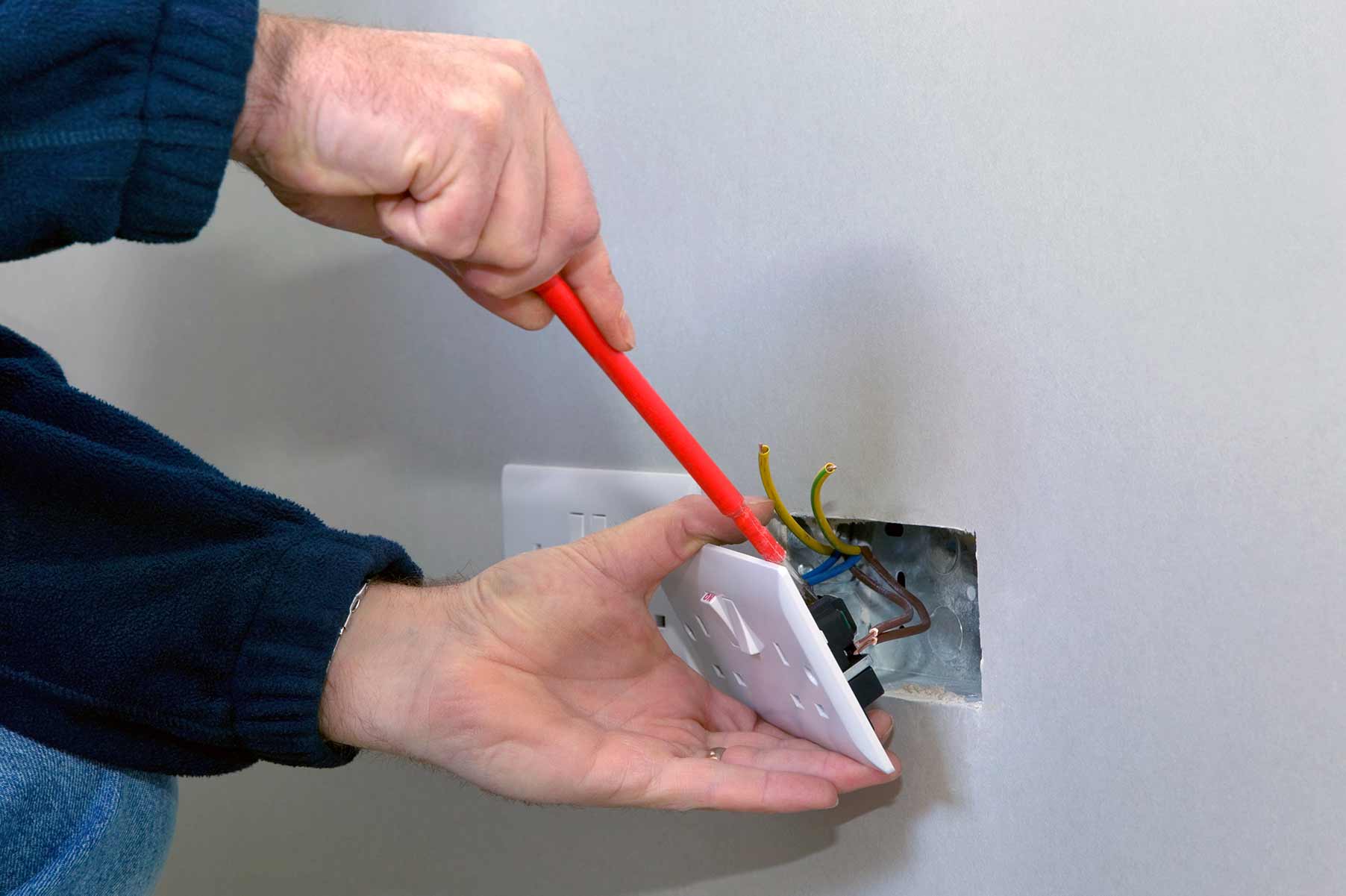 Our electricians can install plug sockets for domestic and commercial proeprties in Whitby and the local area. 